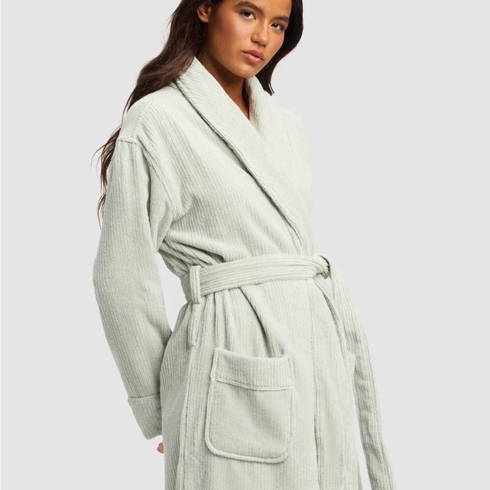Cozy Earth Plush Cotton & Bamboo Ribbed Robe in “Laurel” - Picture 4 of 11